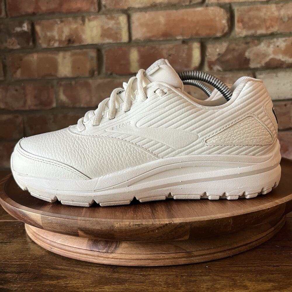 Brooks Addiction Walker Supportive Womens 7 Wide White Walking Sneakers Shoes